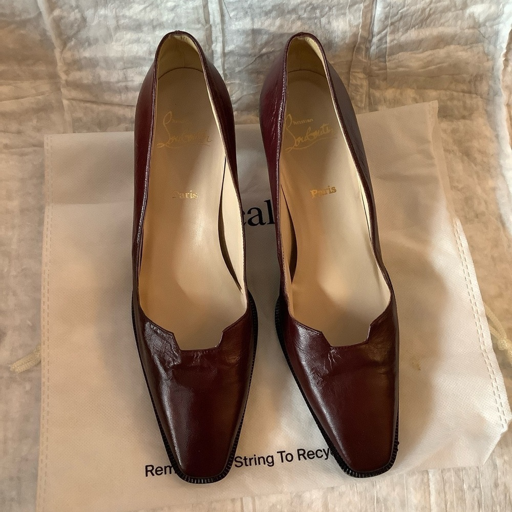 Christian Louboutin Vintage Burgundy Leather T- Heel Pump  Size 38.5 / 7…​​​